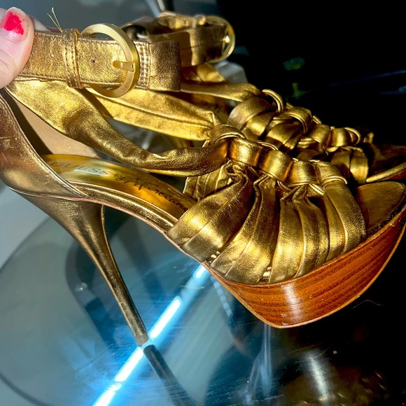 Guess by Marciano 4 inch high heel shoes - Picture 2 of 5